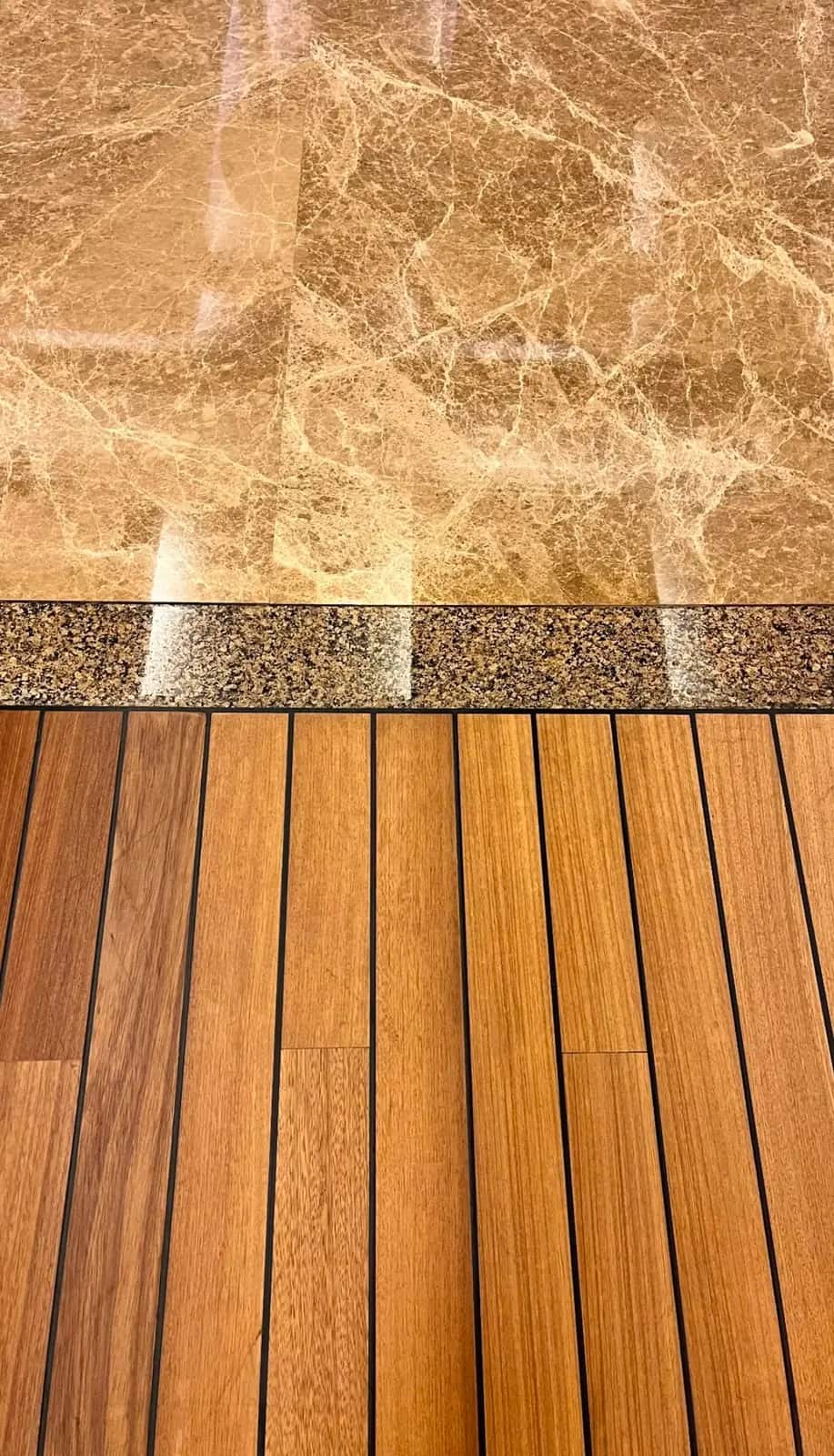 Ahşap deck ve doğal taş zemin geçiş detayı